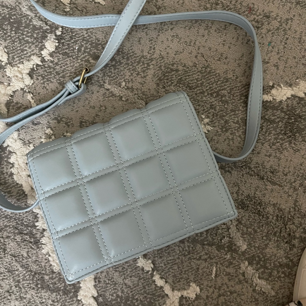 Elegant Blue Quilted Crossbody Bag